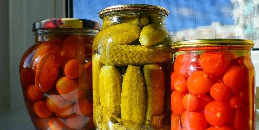 Секретный маринад «3-6-9»: настоящая находка для любителей домашних заготовок — хрустящие огурцы и нежные помидоры, которые просто тают во рту Секретный маринад «3-6-9»: настоящая находка для любителей домашних заготовок — хрустящие огурцы и нежные помидоры, которые просто тают во рту