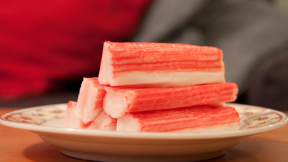 Вкусные крабовые палочки видно невооруженным глазом: внимание на цвет Вкусные крабовые палочки видно невооруженным глазом: внимание на цвет