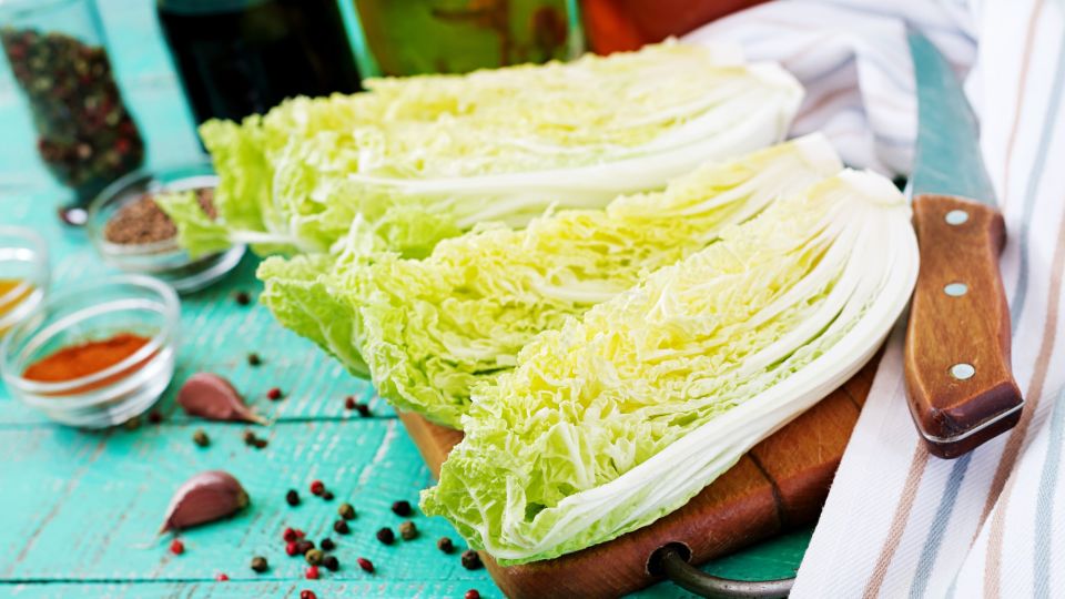 Оригинально и очень вкусно: легкий салат из пекинской капусты поможет разгрузить организм Оригинально и очень вкусно: легкий салат из пекинской капусты поможет разгрузить организм