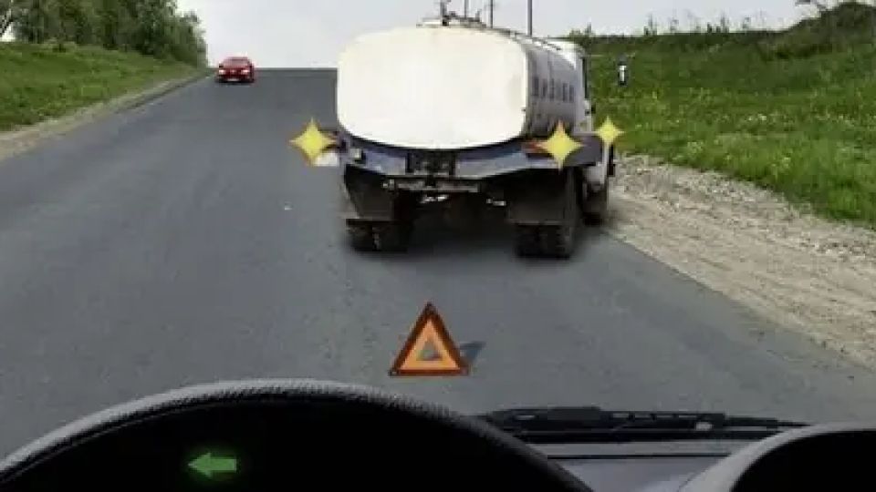 Надо ли пропускать? Вопрос из ПДД про спуск — с этим заданием справится тоолько 9% водителей Надо ли пропускать? Вопрос из ПДД про спуск — с этим заданием справится тоолько 9% водителей