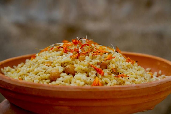 Положите это на дно кастрюли: булгур получится намного вкуснее Положите это на дно кастрюли: булгур получится намного вкуснее