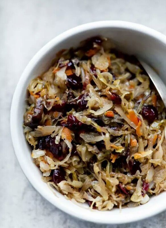 Топ-5 салатов с кислой капустой: простота и вкус в каждой ложке