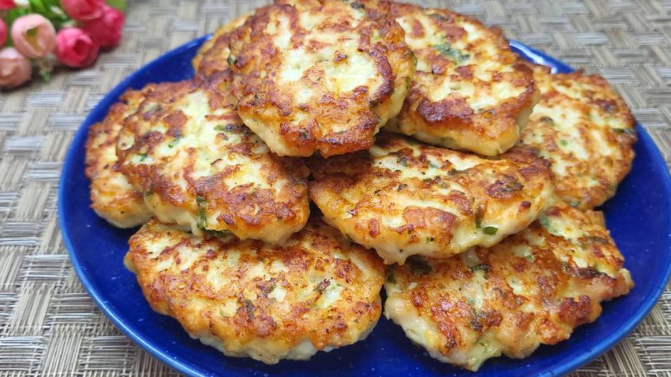 Вкусные и быстрые котлеты из куриного филе: простой и уютный ужин для всей семьи