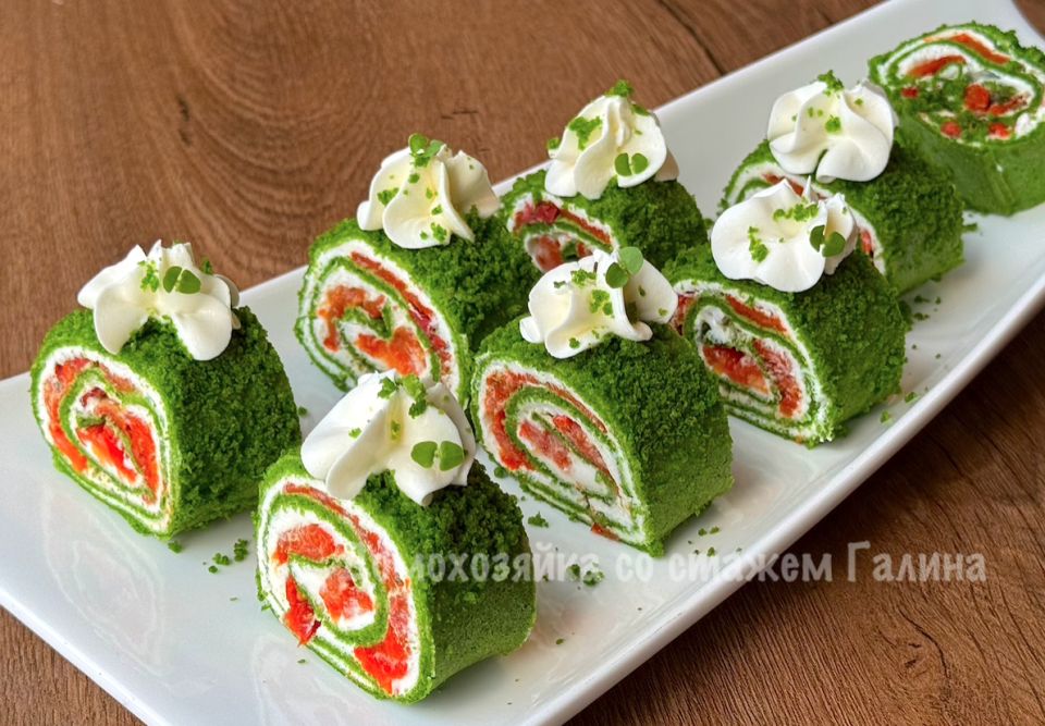 Зеленый рулет для праздничного стола: легкий и вкусный