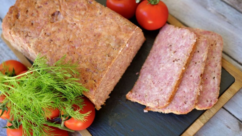 Как приготовить домашнюю ветчину для праздничного стола