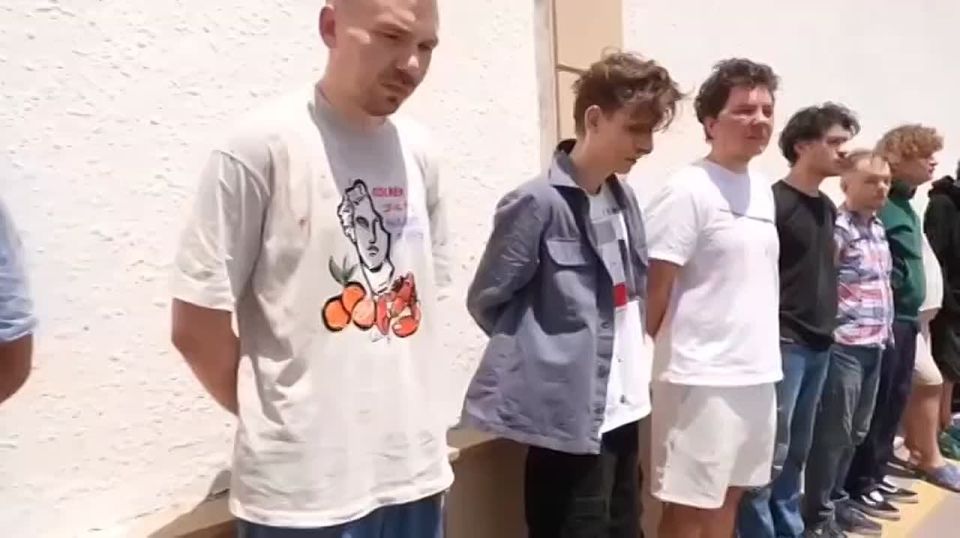  :        ,         