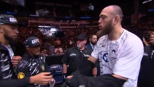  :   UFC       