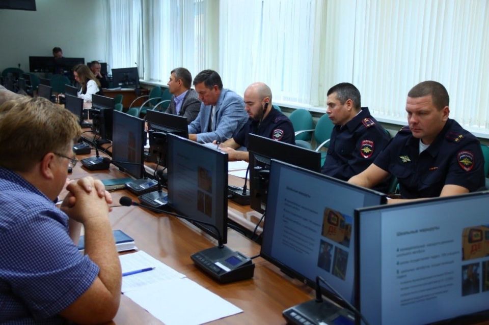 Сотрудники #Госавтоинспекции11 Сыктывкара приняли участие в заседании комиссии по безопасности дорожного движения