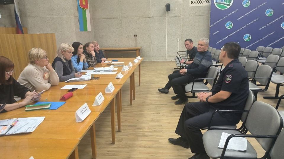 Вопросы безопасности несовершеннолетних на дорогах обсудили на заседании комиссии по делам несовершеннолетних г. Сыктывкар