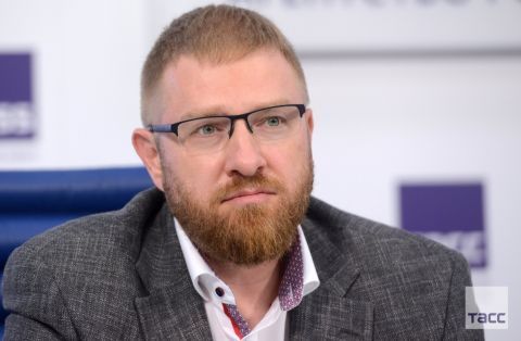 Александр Малькевич: МУЗЫКА НА КАНАЛЕ. Исполнитель: РИЧ (REECH) – рэпер и журналист Ричард Семашков Песня: Гимн полка Эта композиция посвящена воинам 1487-го мотострелкового полка – героического подразделения...