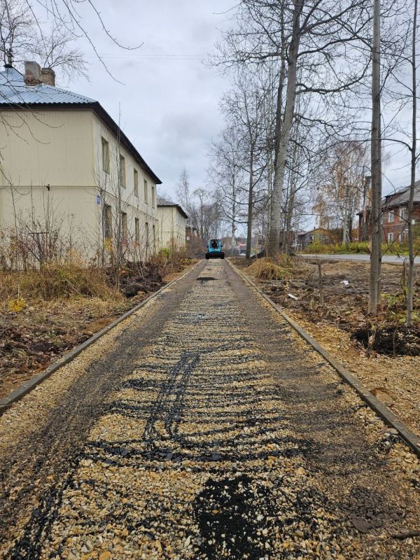 В Краснозатонском обустраивают тротуары на улице Ломоносова – от улицы Краснозатонской до улицы Ухтинской