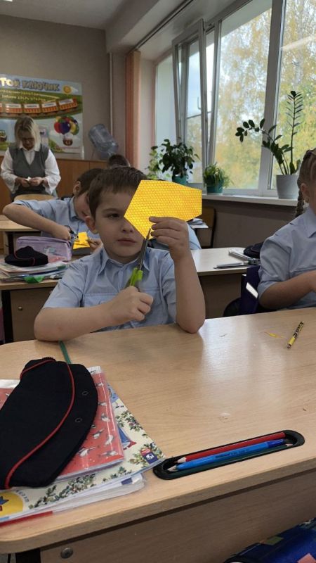 Сотрудники #Госавтоинспекции11 Сыктывкара проводят мастер-классы по изготовлению световозвращающих элементов с кадетами Сотрудники #Госавтоинспекции11 Сыктывкара проводят мастер-классы по изготовлению световозвращающих элементов с кадетами