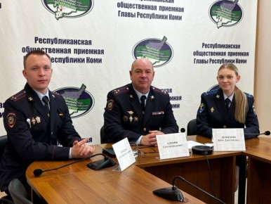 В Общественной приемной Главы Республики Коми состоялась прямая линия, посвященная вопросам поступления в высшие учебные заведения системы МВД России
