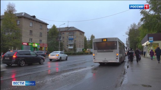 В Сыктывкаре машина росгвардейцев попала в ДТП