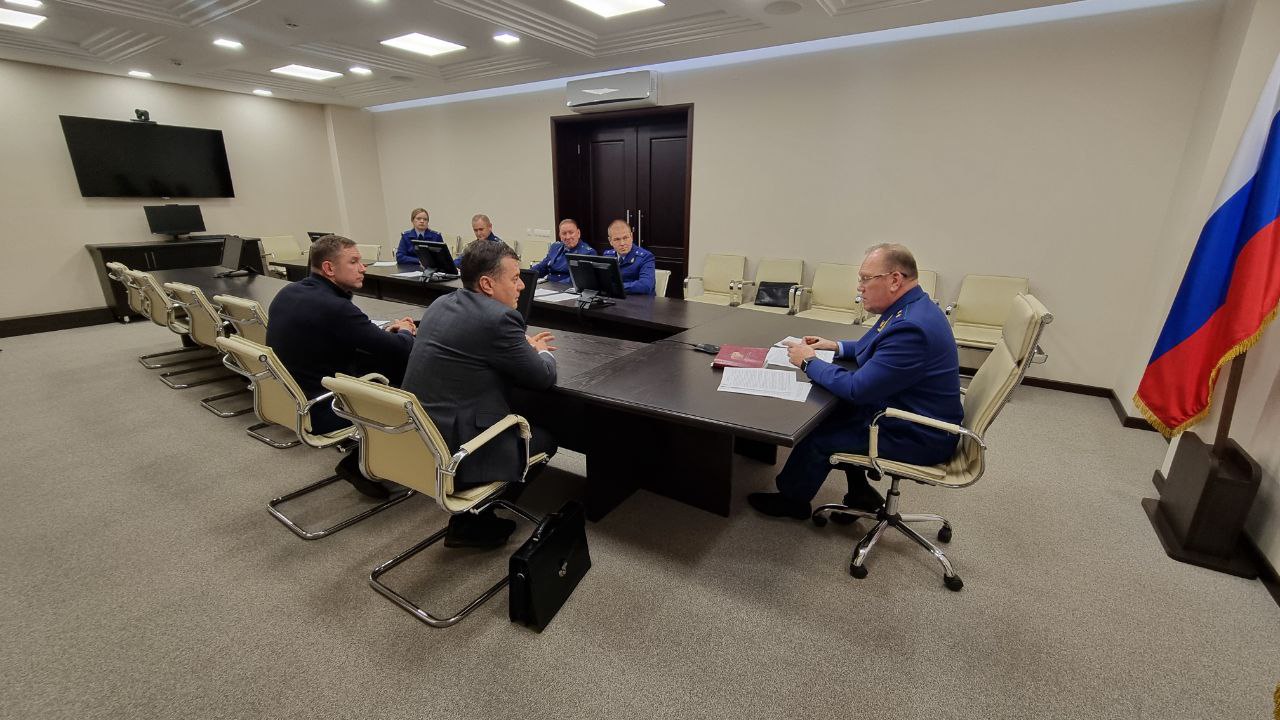Прокурор Республики Коми объявил предостережения должностным лицам, ответственным за своевременное возведение объектов здравоохранения в рамках нацпроектов
