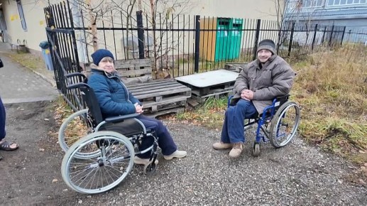 Максим Мартышин: На днях по приглашению Ильи Костина и Николая Шпакова вместе с командой администрации побывали в центре для бездомных людей «Дома жить»