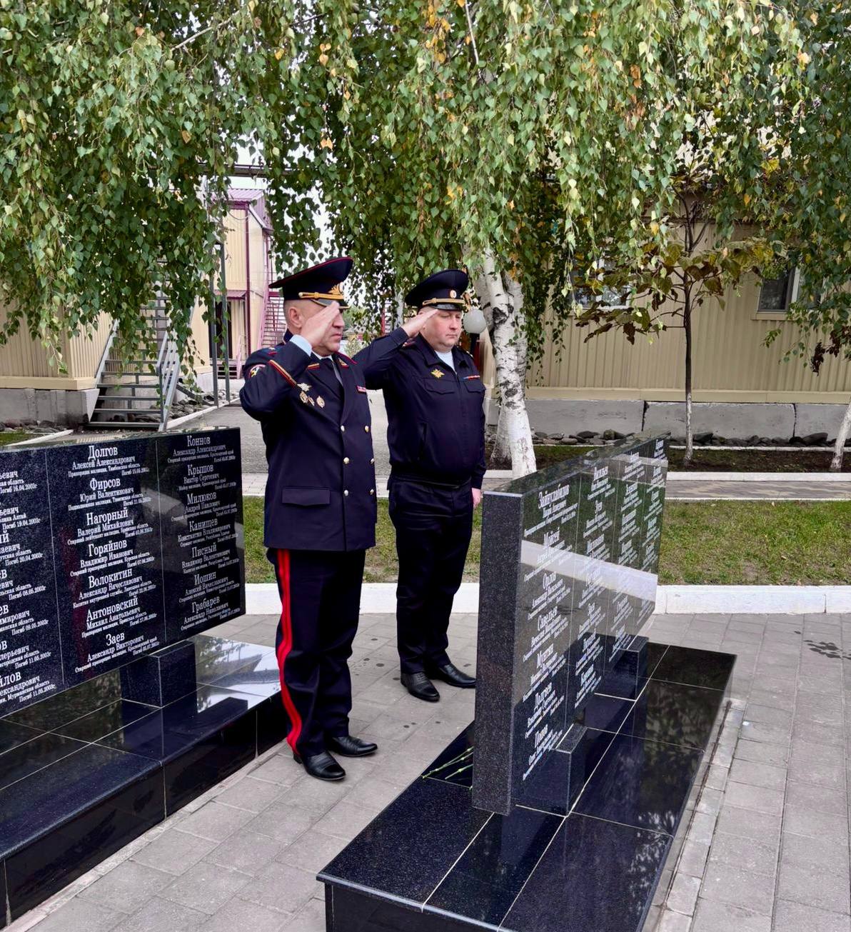 Министр внутренних дел по Республике Коми Андрей Сицский и его заместитель Дмитрий Медяник посетили с рабочим визитом Северо-Кавказский регион Министр внутренних дел по Республике Коми Андрей Сицский и его заместитель Дмитрий Медяник посетили с рабочим визитом Северо-Кавказский регион