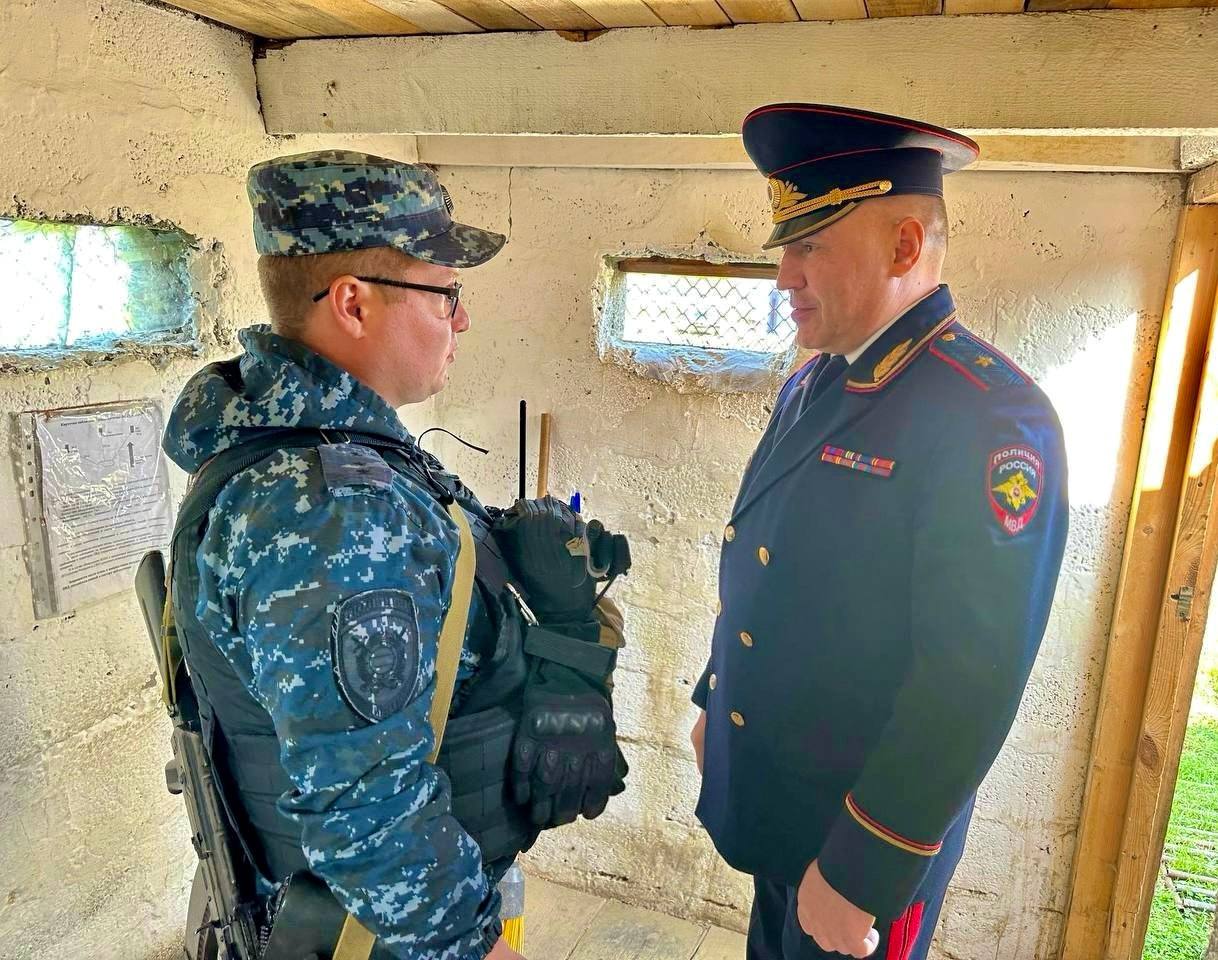 Министр внутренних дел по Республике Коми Андрей Сицский и его заместитель Дмитрий Медяник посетили с рабочим визитом Северо-Кавказский регион Министр внутренних дел по Республике Коми Андрей Сицский и его заместитель Дмитрий Медяник посетили с рабочим визитом Северо-Кавказский регион