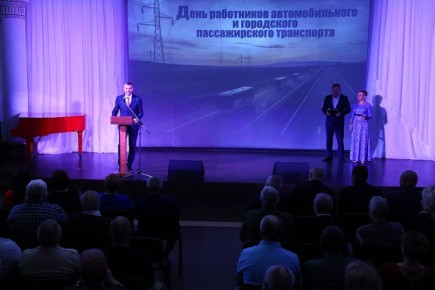 Максим Мартышин: Сегодня – День автомобилиста! Поэтому накануне поздравили работников наших коммунальных и транспортных предприятий с профессиональным праздником