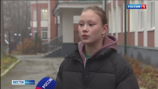 Юные бойцы поискового отряда «Наследие» высадили деревья возле Гимназии искусств