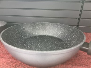 Как вдохнуть новую жизнь в старую сковородку: бабушкин лайфхак по созданию антипригарного покрытия своими руками