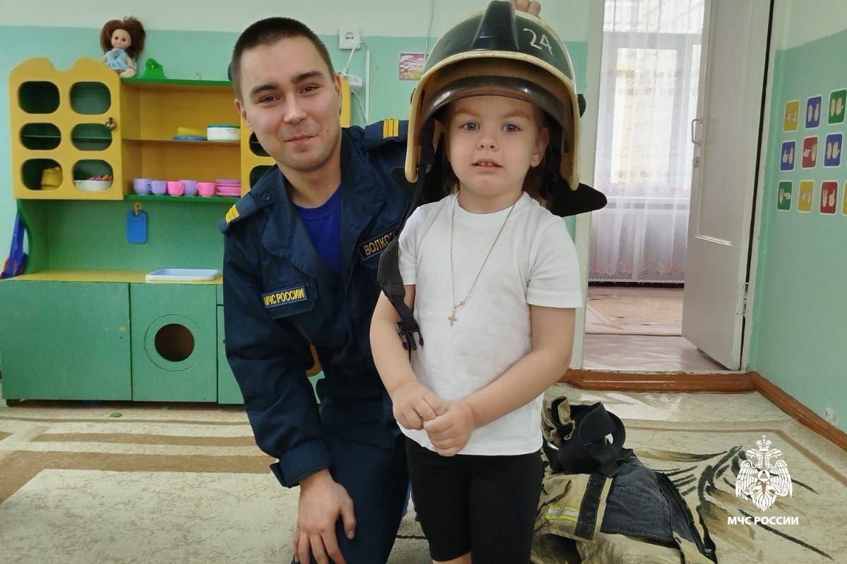 Безопасным детство сделаем вместе! Безопасным детство сделаем вместе!