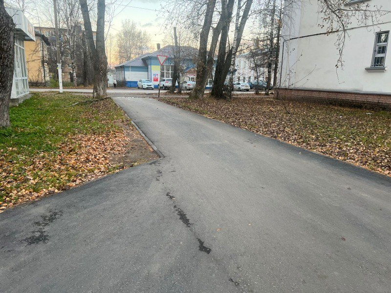 В Сосногорске благоустроили Аллею Славы В Сосногорске благоустроили Аллею Славы