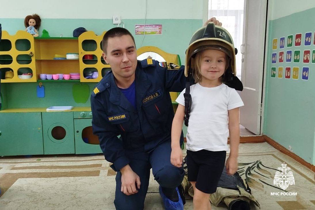 Безопасным детство сделаем вместе! Безопасным детство сделаем вместе!