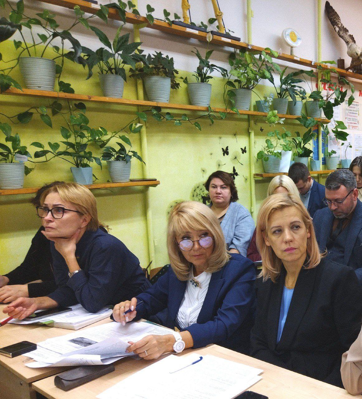 Максим Мартышин: Очередная общегородская планерка прошла в здании школы №24 микрорайона Давпон Максим Мартышин: Очередная общегородская планерка прошла в здании школы №24 микрорайона Давпон