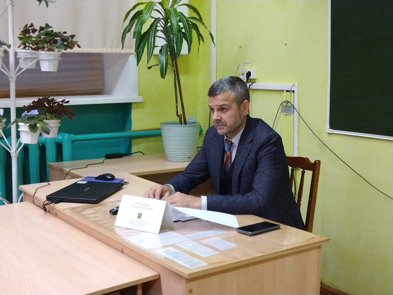 Максим Мартышин: Очередная общегородская планерка прошла в здании школы №24 микрорайона Давпон Максим Мартышин: Очередная общегородская планерка прошла в здании школы №24 микрорайона Давпон