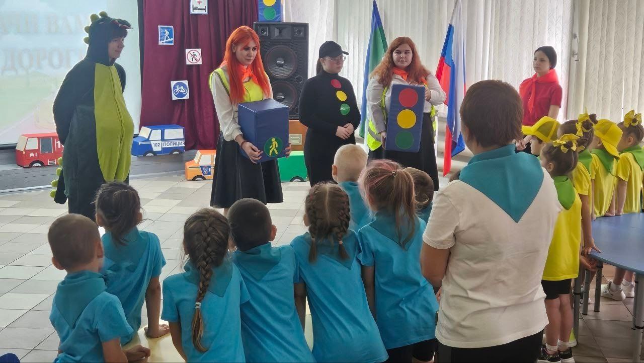 Воркутинские дошкольники приняли участие в конкурсе по Правилам дорожного движения, приуроченном ко Дню автомобилиста Воркутинские дошкольники приняли участие в конкурсе по Правилам дорожного движения, приуроченном ко Дню автомобилиста