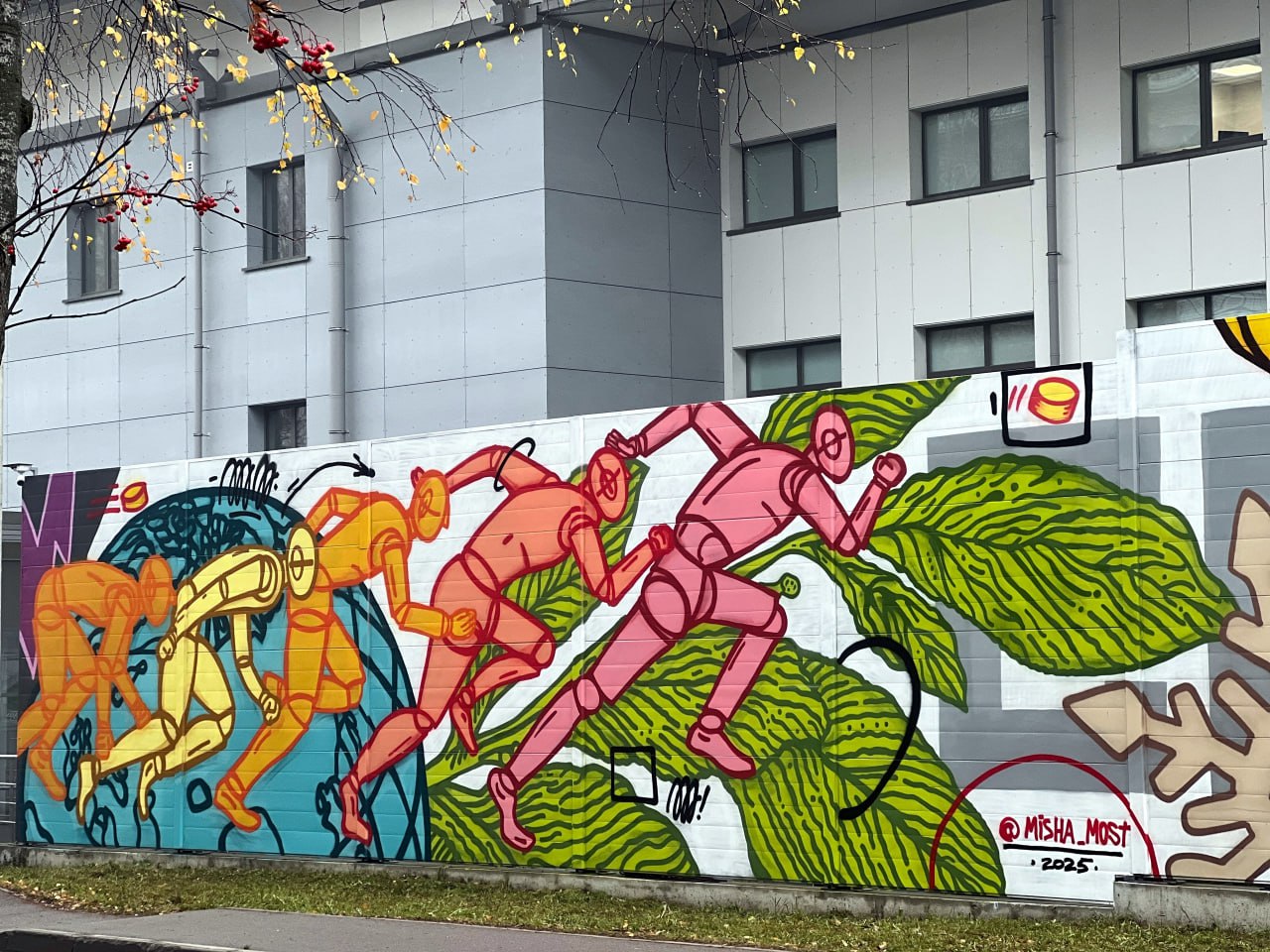 Делимся законченным муралом в Сыктывкаре от художника Миши Most Делимся законченным муралом в Сыктывкаре от художника Миши Most
