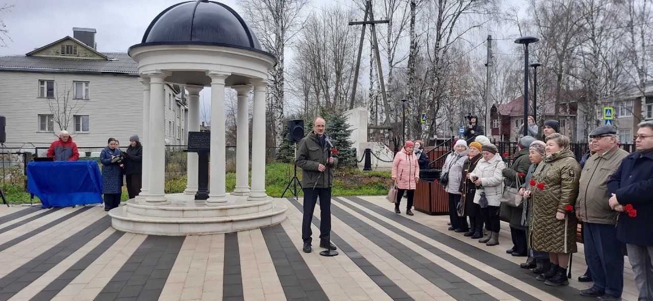 В Краснозатонском прошло торжественное открытие мемориального комплекса, посвященного 80-летию Победы в Великой Отечественной войне, участникам локальных боевых действий, ликвидаторам ЧАЭС и труженикам тыла В Краснозатонском прошло торжественное открытие мемориального комплекса, посвященного 80-летию Победы в Великой Отечественной войне, участникам локальных боевых действий, ликвидаторам ЧАЭС и труженикам тыла