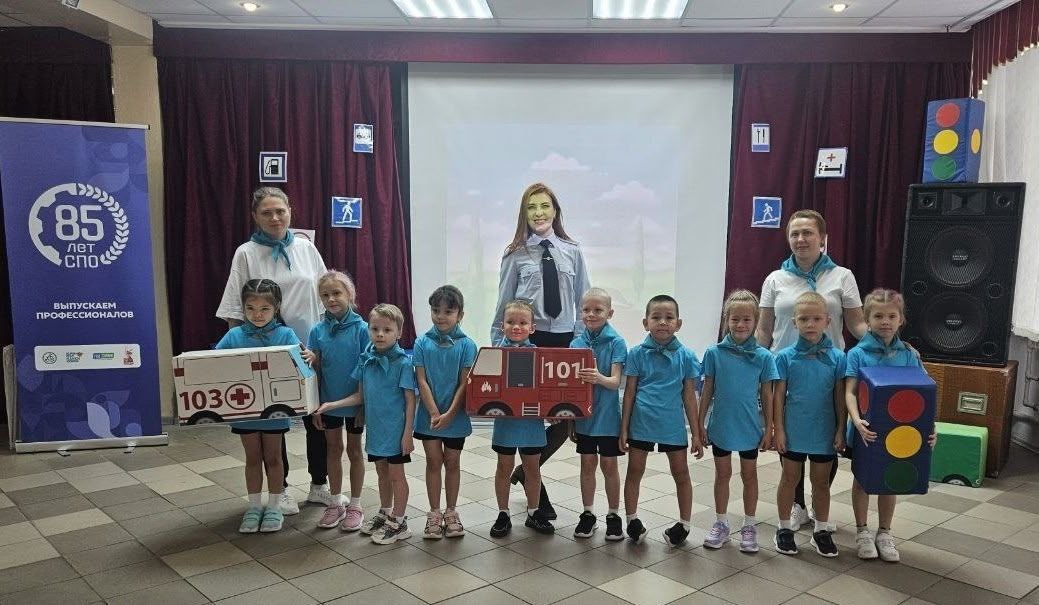 Воркутинские дошкольники приняли участие в конкурсе по Правилам дорожного движения, приуроченном ко Дню автомобилиста Воркутинские дошкольники приняли участие в конкурсе по Правилам дорожного движения, приуроченном ко Дню автомобилиста