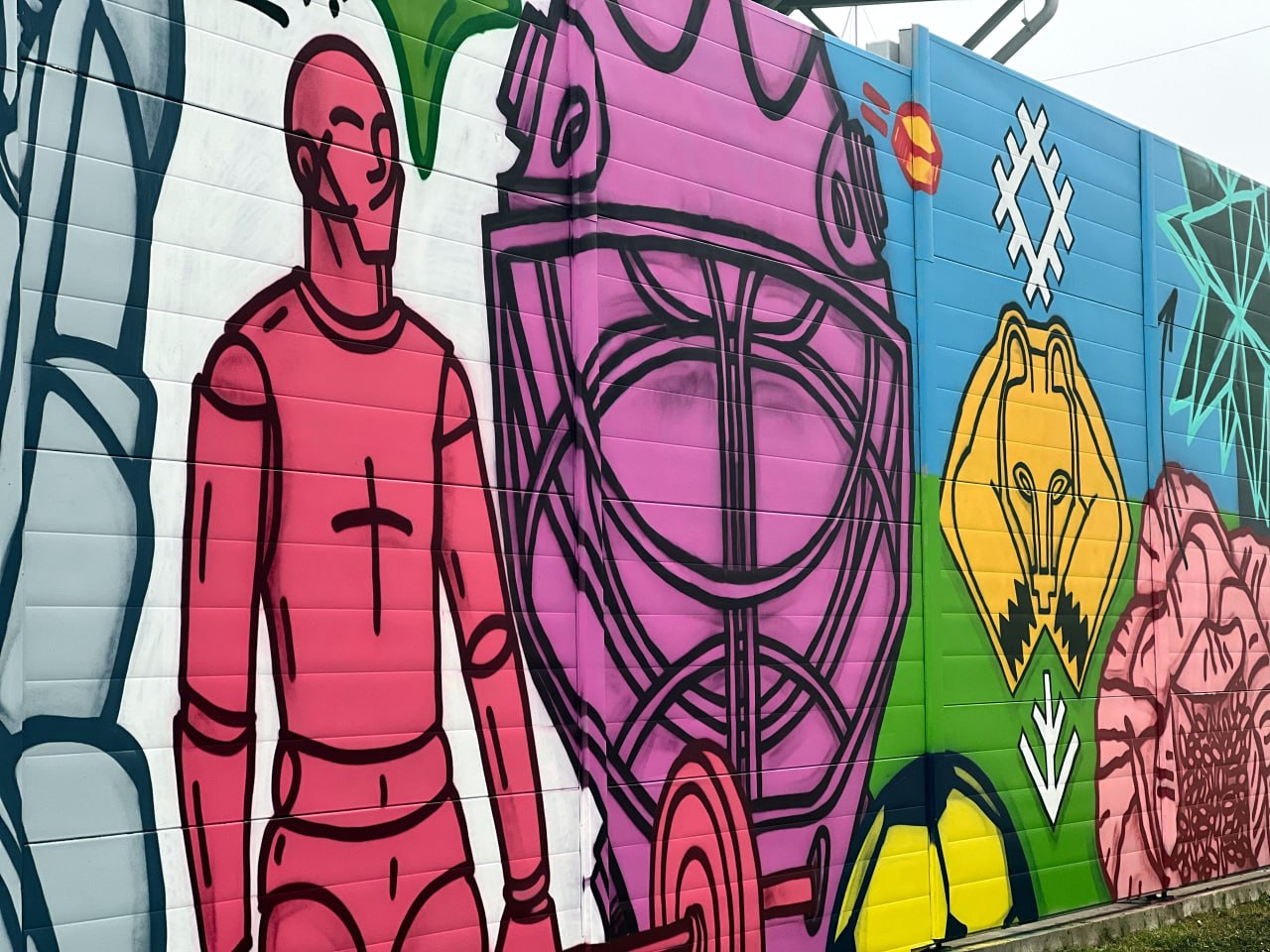 Делимся законченным муралом в Сыктывкаре от художника Миши Most Делимся законченным муралом в Сыктывкаре от художника Миши Most