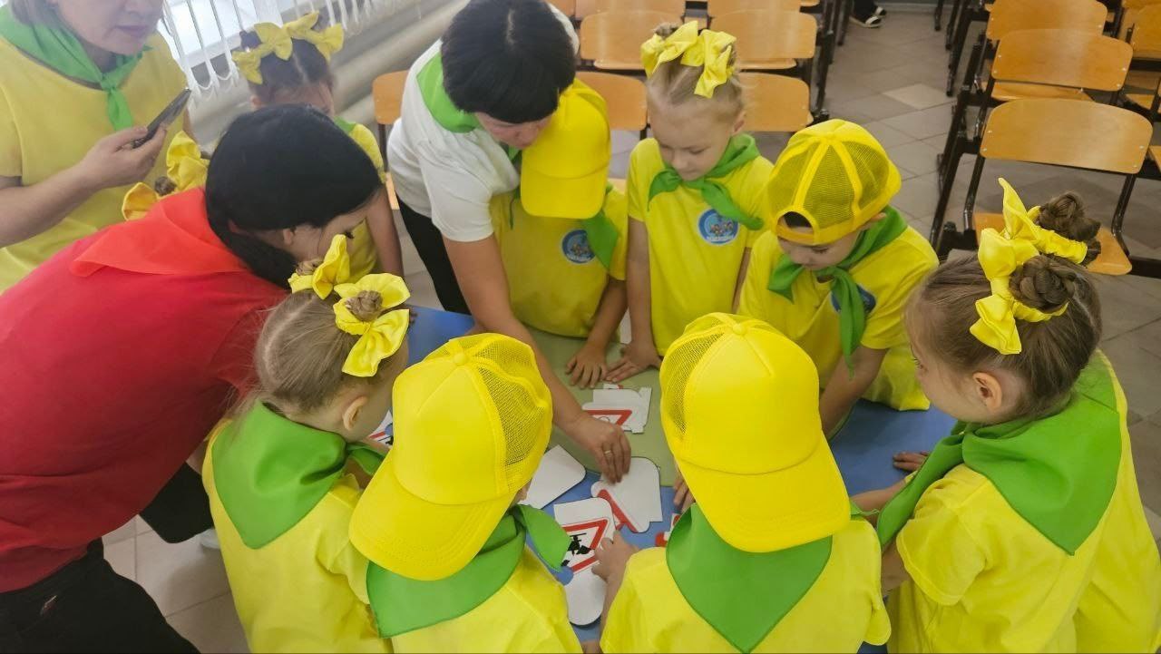 Воркутинские дошкольники приняли участие в конкурсе по Правилам дорожного движения, приуроченном ко Дню автомобилиста Воркутинские дошкольники приняли участие в конкурсе по Правилам дорожного движения, приуроченном ко Дню автомобилиста