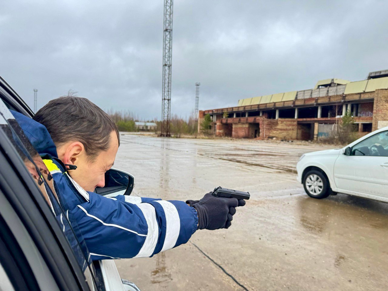 В местечке Соколовка под Сыктывкаром прошли очередные практические занятия, организованные Центром профессиональной подготовки МВД по Коми совместно со специальным взводом региональной Госавтоинспекции В местечке Соколовка под Сыктывкаром прошли очередные практические занятия, организованные Центром профессиональной подготовки МВД по Коми совместно со специальным взводом региональной Госавтоинспекции