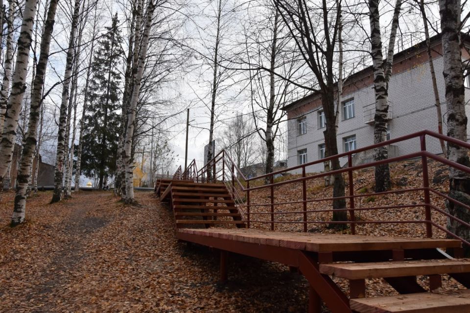 В Койгородке благоустраивают парковую зону по ул. Новая возле Центра культуры