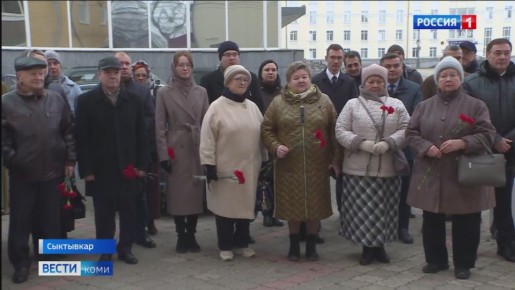 Сегодня в Сыктывкаре почтили память первого Главы Республики Юрия Алексеевича Спиридонова
