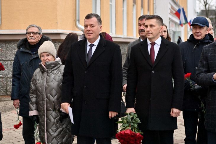 В Сыктывкаре почтили память первого Главы Республики Коми Юрия Спиридонова