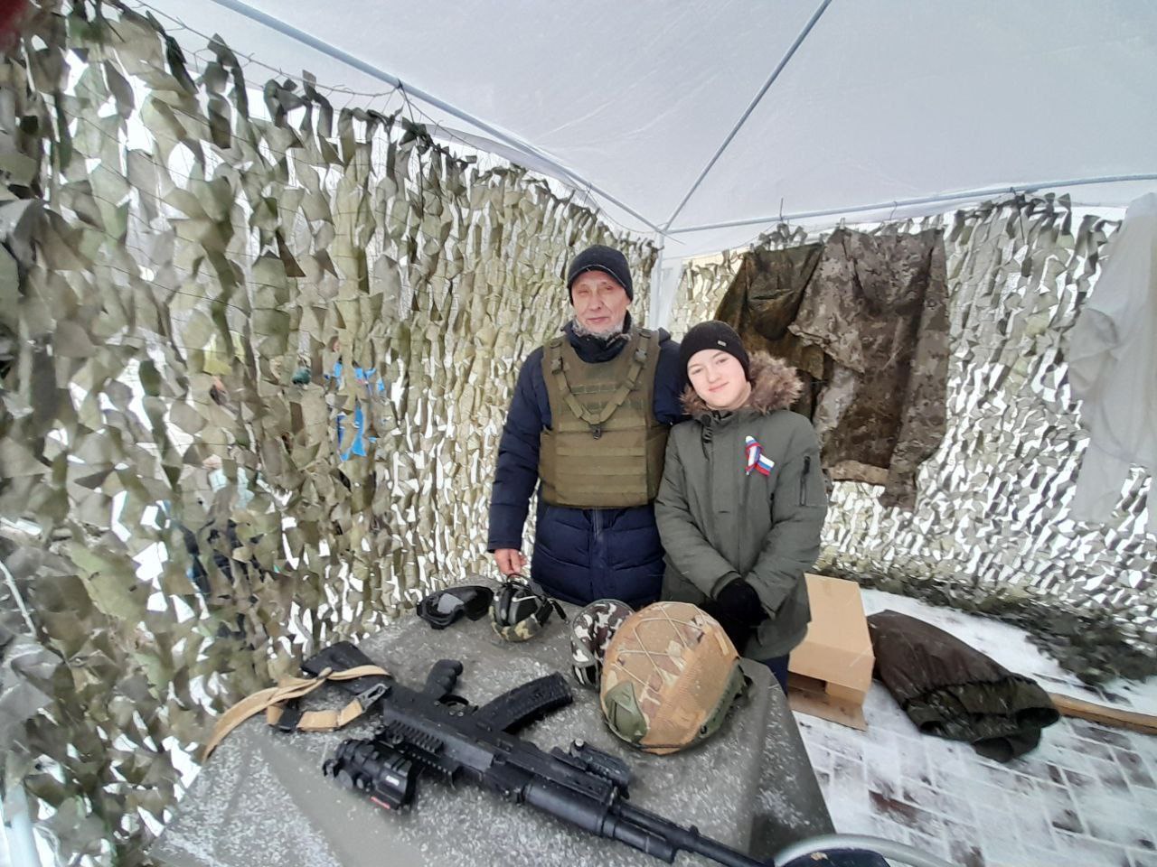 Максим Мартышин: Несмотря на мокрый снег и непогоду, Театральная площадь сегодня стала по-настоящему тёплым и объединяющим местом Максим Мартышин: Несмотря на мокрый снег и непогоду, Театральная площадь сегодня стала по-настоящему тёплым и объединяющим местом