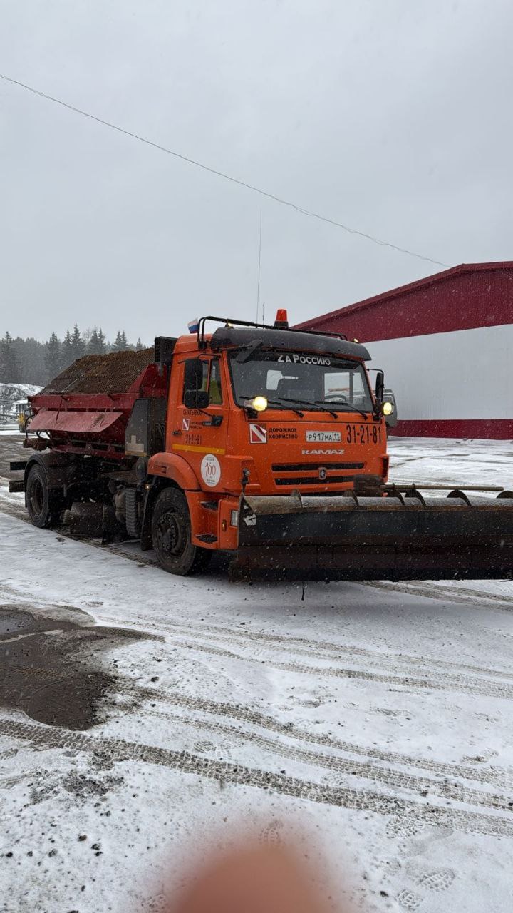 Максим Мартышин: Коммунальные предприятия города готовы к новому снегоуборочному сезону