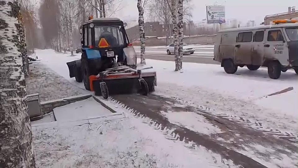 Внимание тротуарам от наших трактористов