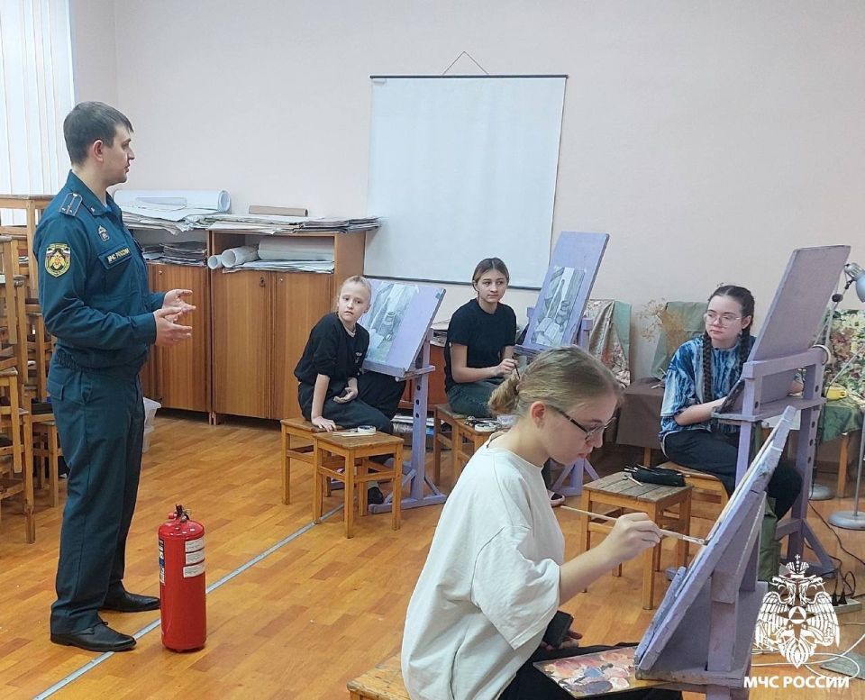 Искусство в безопасности. В Детской школе искусств Инты прошёл урок пожарной безопасности Искусство в безопасности. В Детской школе искусств Инты прошёл урок пожарной безопасности