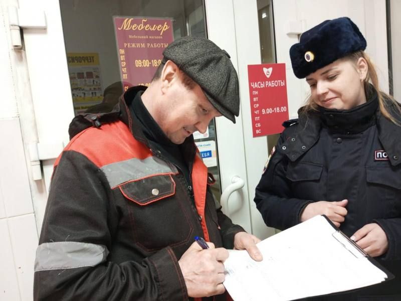 В МВД по Республике Коми подвели итоги рейдовых мероприятий под условным наименованием «Жилой сектор» В МВД по Республике Коми подвели итоги рейдовых мероприятий под условным наименованием «Жилой сектор»