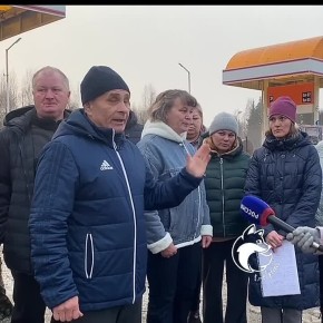 #сыктывдин #резонанс. В Малой Слуде жители вышли на импровизированный сход из-за планов по закрытию единственной в данной местности АЗС