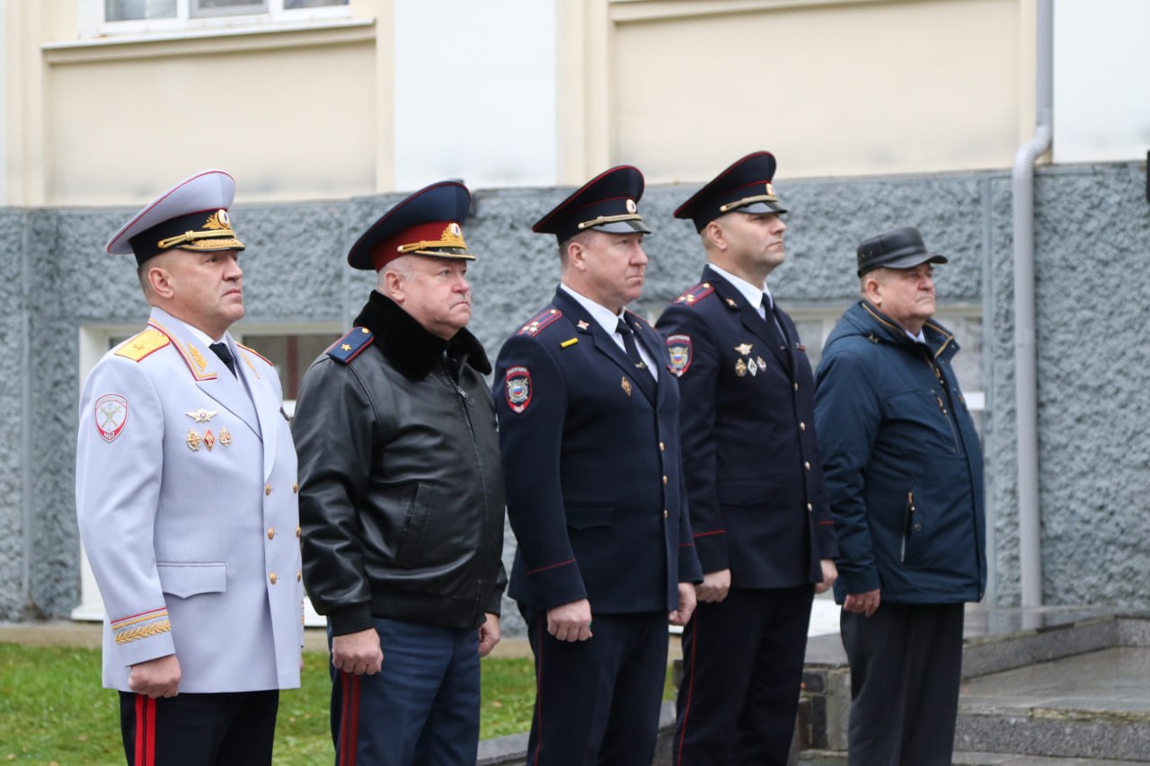 В МВД по Коми состоялась торжественное мероприятие, посвященное Дню сотрудника органов внутренних дел Российской Федерации В МВД по Коми состоялась торжественное мероприятие, посвященное Дню сотрудника органов внутренних дел Российской Федерации
