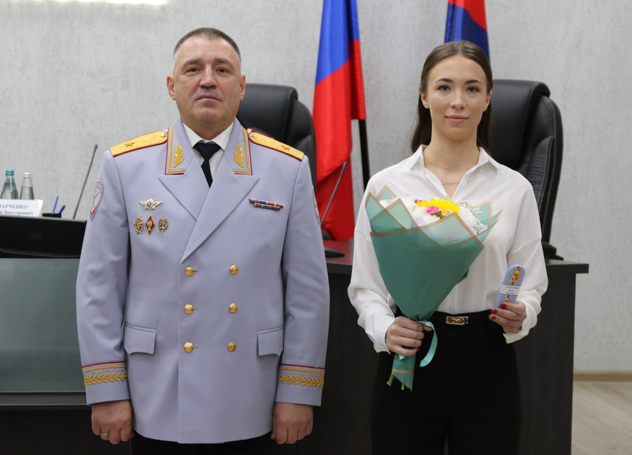 В преддверии профессионального праздника в МВД по Республике Коми чествовали отличившихся сотрудников В преддверии профессионального праздника в МВД по Республике Коми чествовали отличившихся сотрудников