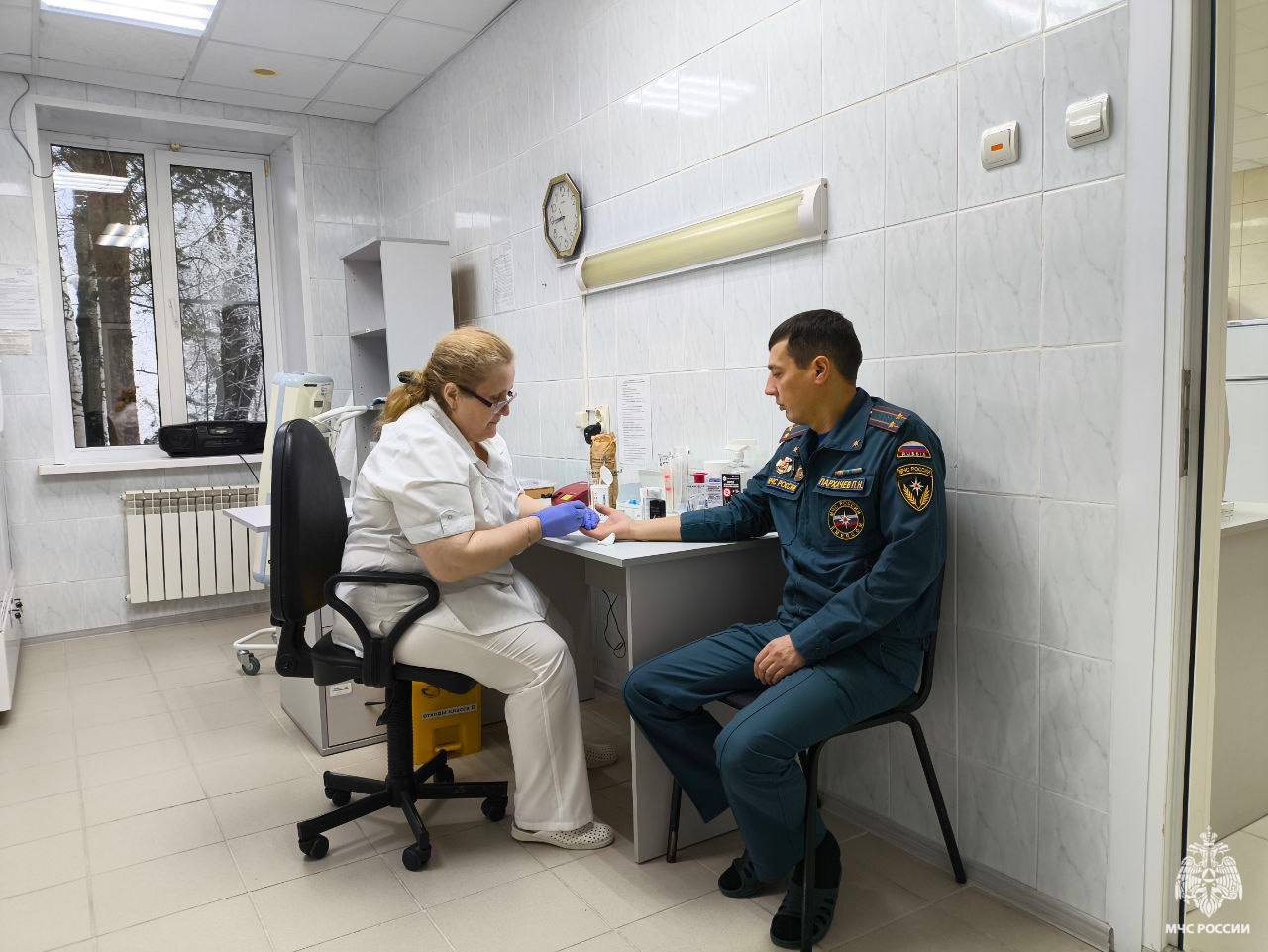 Доноры пожарной охраны. Спасают не только из огня: ухтинские пожарные пополнили банк донорской крови более чем на литра Доноры пожарной охраны. Спасают не только из огня: ухтинские пожарные пополнили банк донорской крови более чем на литра
