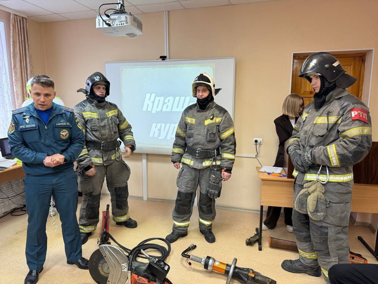 Жизнь – это не игра! В Сосногорском технологическом техникуме прошел «Краш-курс» ,в котором приняли участие сотрудники #Госавтоинспекции11, МЧСи представитель общественного совета при ОМВД России «Сосногорский»! Жизнь – это не игра! В Сосногорском технологическом техникуме прошел «Краш-курс» ,в котором приняли участие сотрудники #Госавтоинспекции11, МЧСи представитель общественного совета при ОМВД России «Сосногорский»!